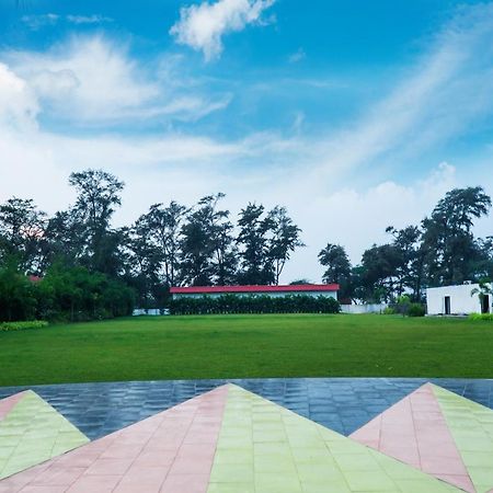 Shanti Resorts Valsad Экстерьер фото