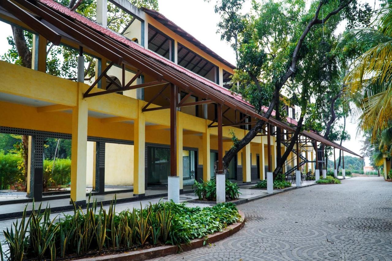 Shanti Resorts Valsad Экстерьер фото