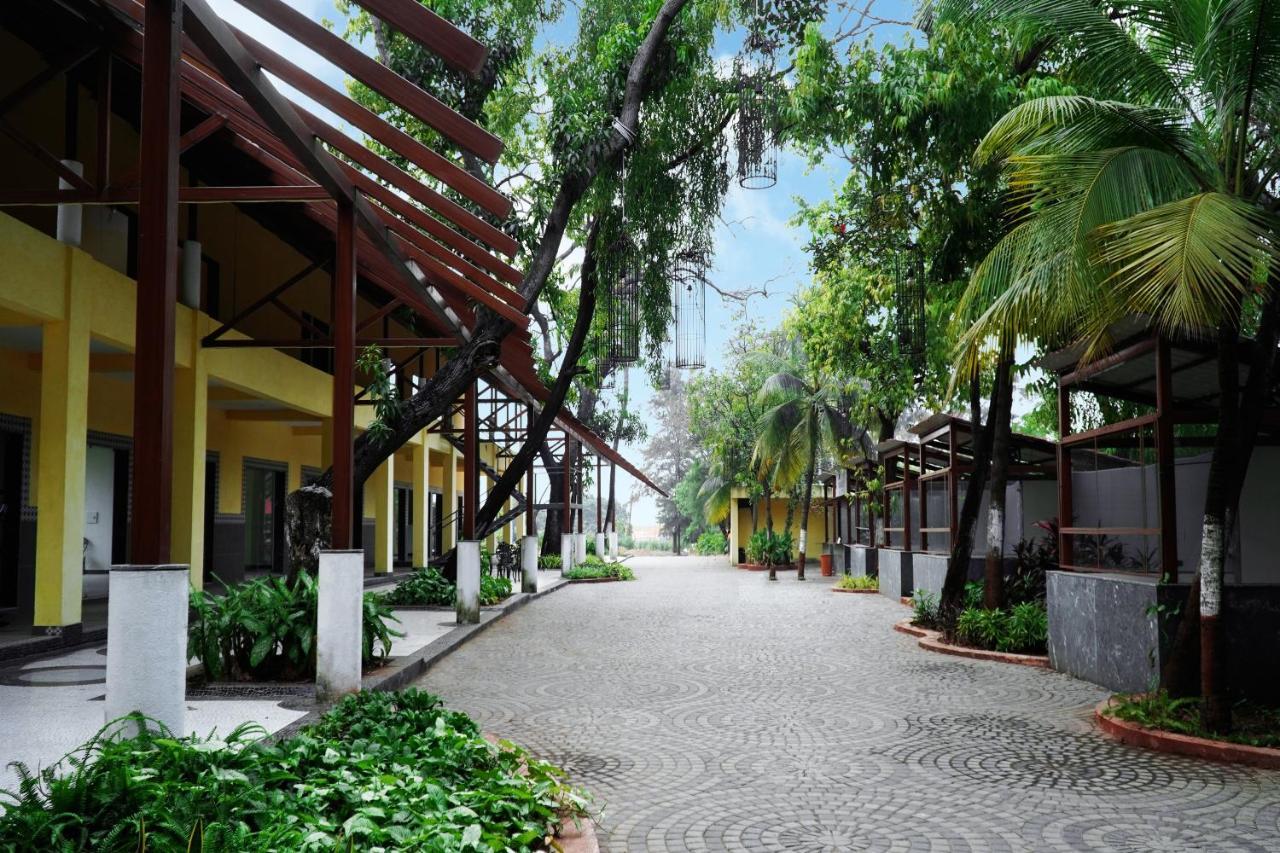 Shanti Resorts Valsad Экстерьер фото