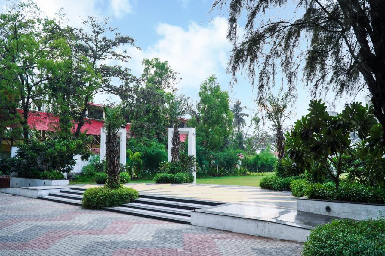 Shanti Resorts Valsad Экстерьер фото